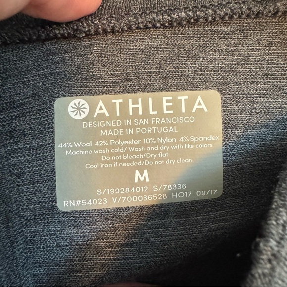 Athleta Foresthill Ascent Heather Charcoal Gray Turtleneck Top - Picture 5 of 6